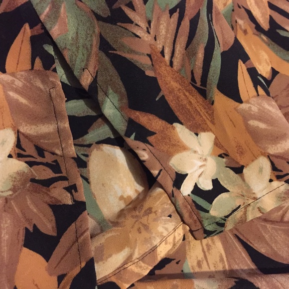 •💥Floral print blouse from K.C. Studio💥 - Picture 5 of 8